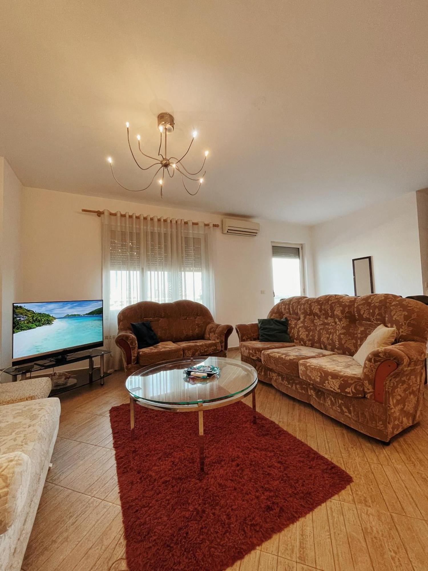 Lovely Apartment Tirana Bagian luar foto