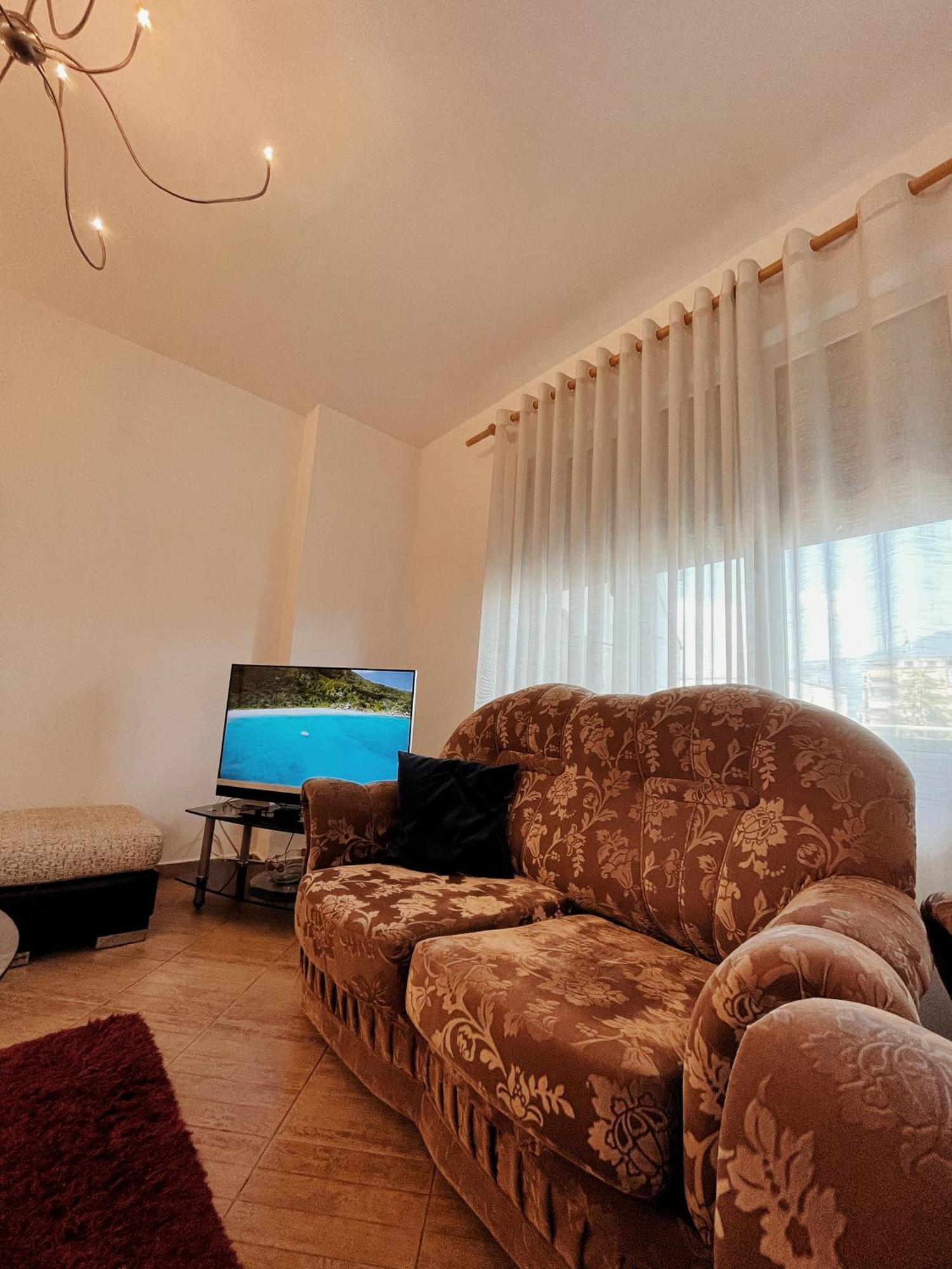 Lovely Apartment Tirana Bagian luar foto