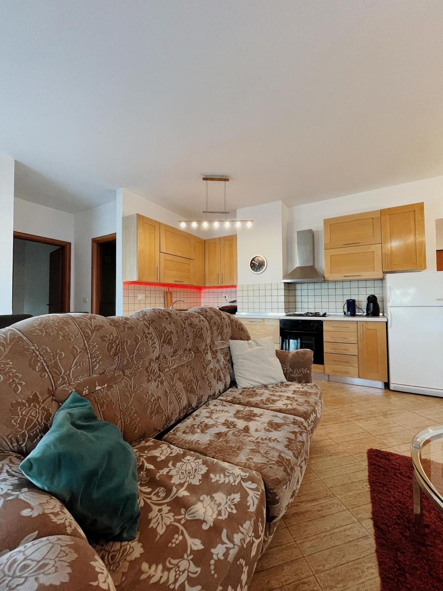 Lovely Apartment Tirana Bagian luar foto