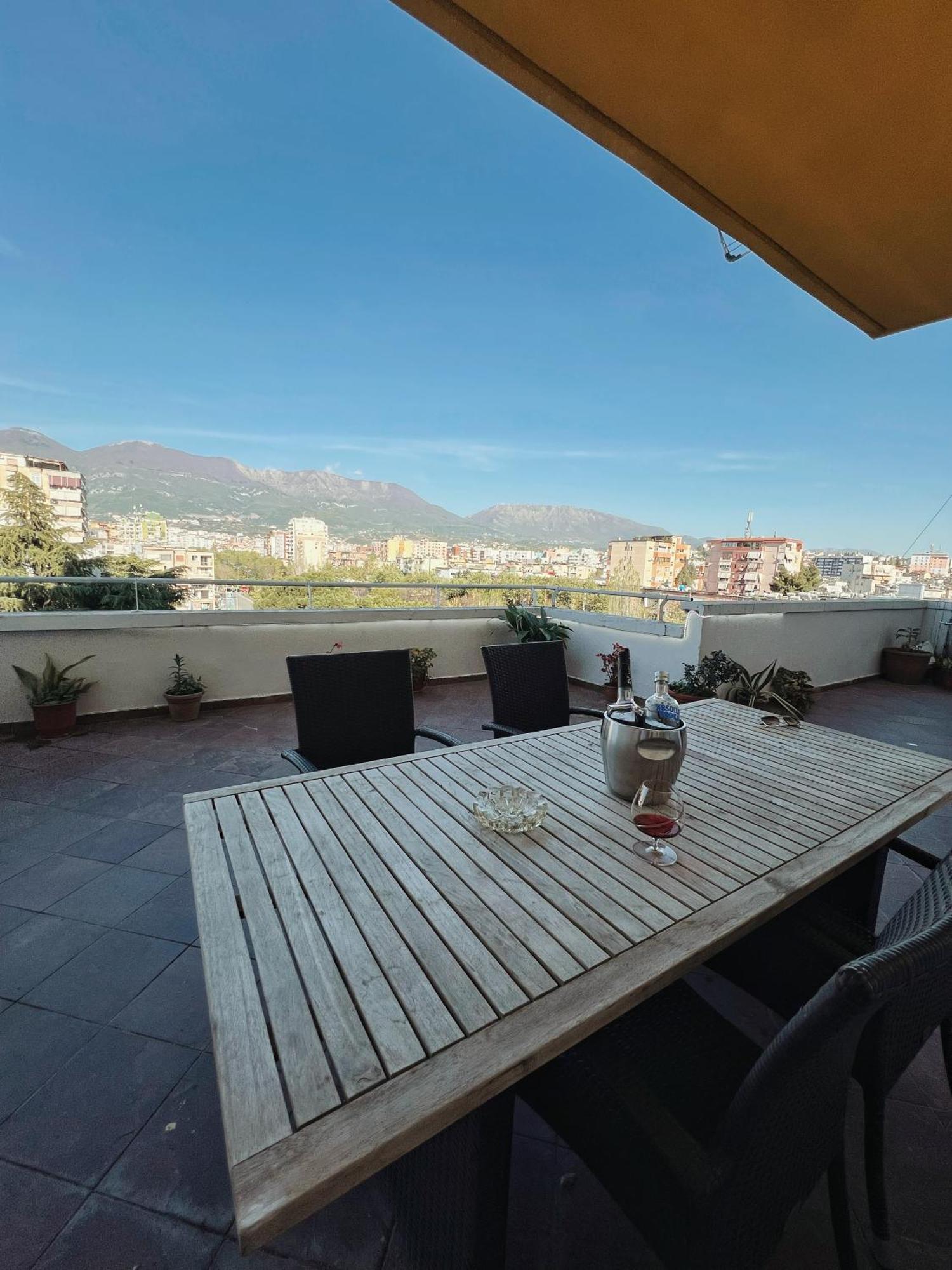 Lovely Apartment Tirana Bagian luar foto