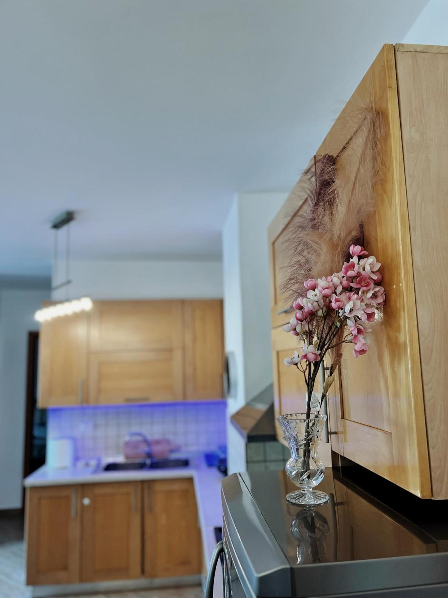 Lovely Apartment Tirana Bagian luar foto