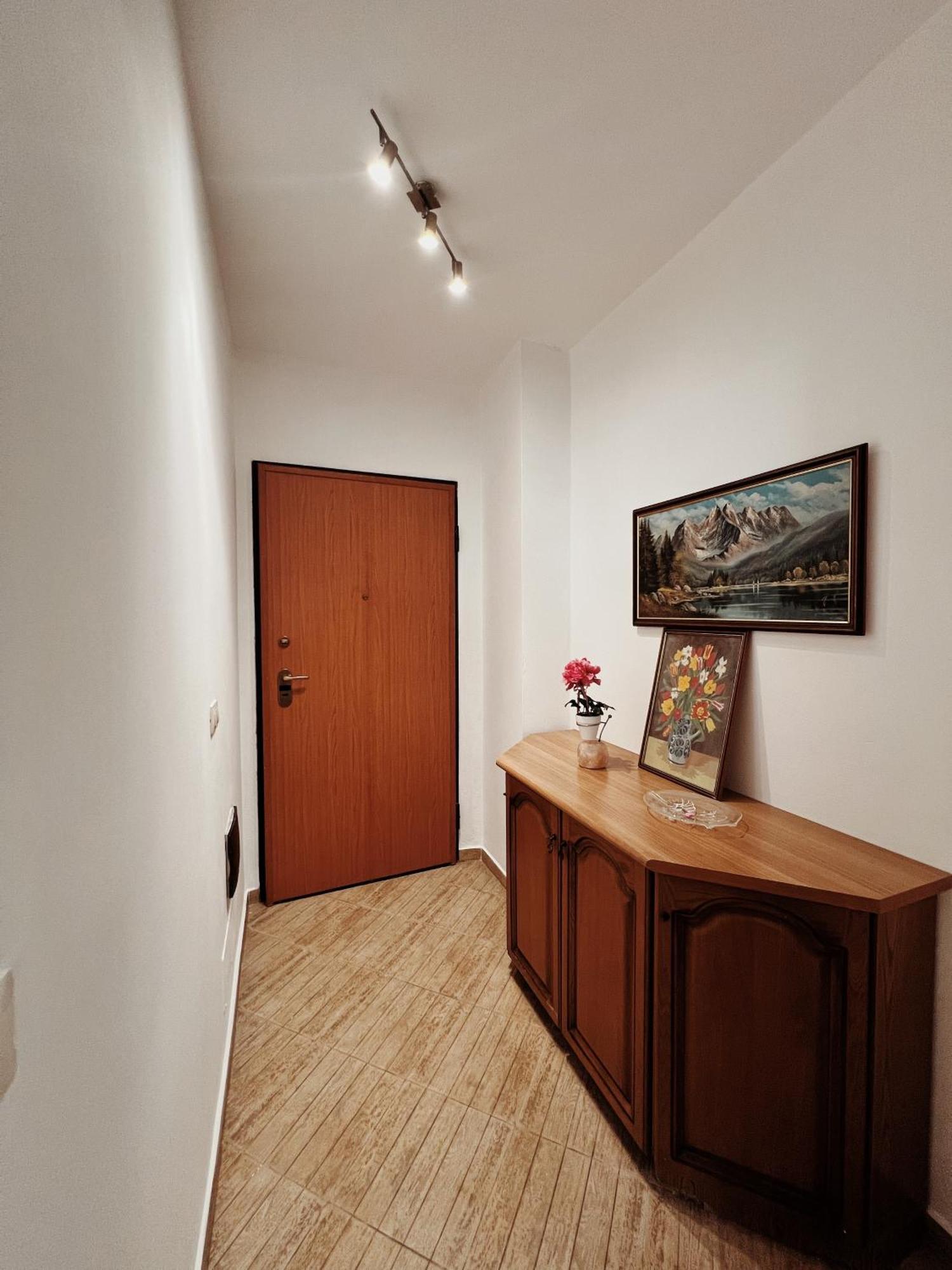 Lovely Apartment Tirana Bagian luar foto